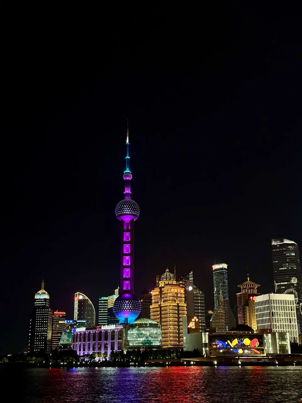 Шанхай 🇨🇳
Неделя в Шанхае подошла к концу. Это точно то место, которое стоит увидеть хотя бы раз в жизни, но большой любви у нас с ним не случилось | Сетка — социальная сеть от hh.ru