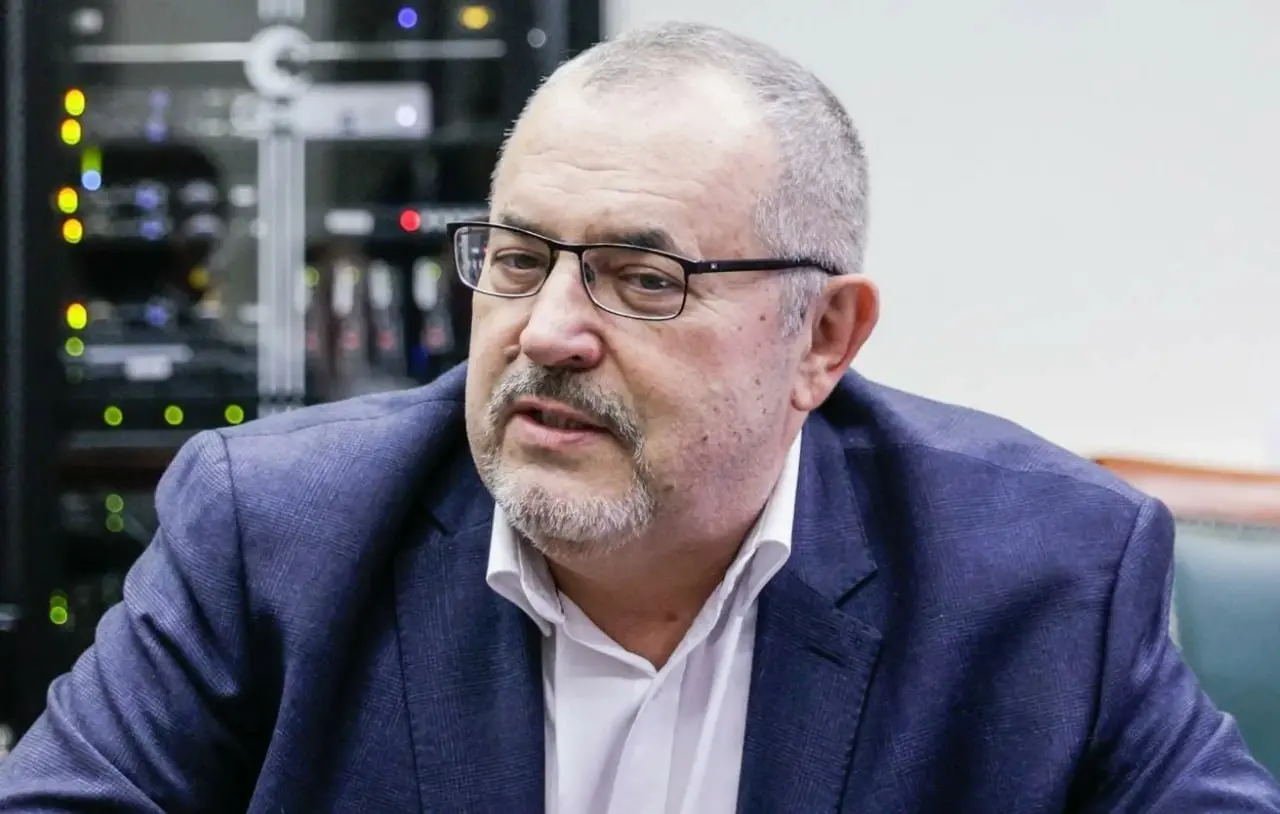 Задержан политик Борис Надеждин*.
Об этом заявил он сам. Его везут в ОВД города Долгопрудный.
*иноагент | Сетка — социальная сеть от hh.ru