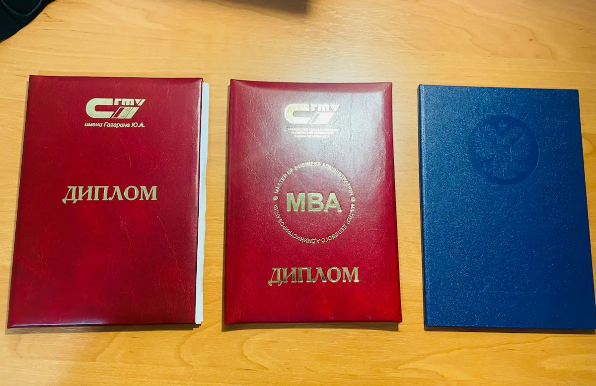 Почему я не хвастаюсь дипломами
Оглядываясь назад, я понимаю, какой путь прошёл, чтобы стать профессионалом. И понимаю одну вещь: юрист должен учиться постоянно.
Меняется законодательство | Сетка — социальная сеть от hh.ru
