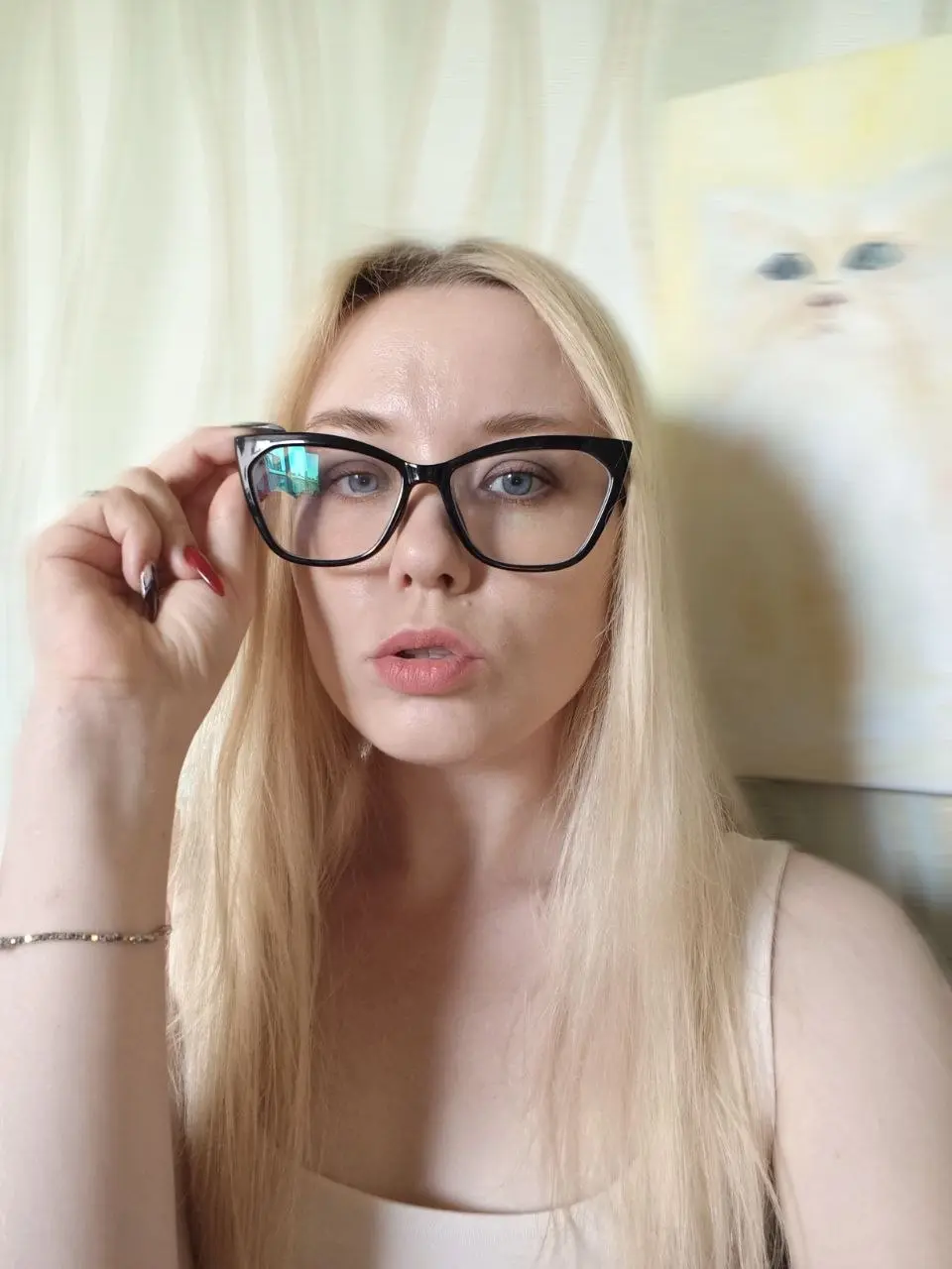 Добрый день, дорогие коллеги!
Меня зовут Елена Капитонова, я клинический психолог, супервизор, автор программы для психологов "Старт практики для психологов", групповой терапевт | Сетка — социальная сеть от hh.ru
