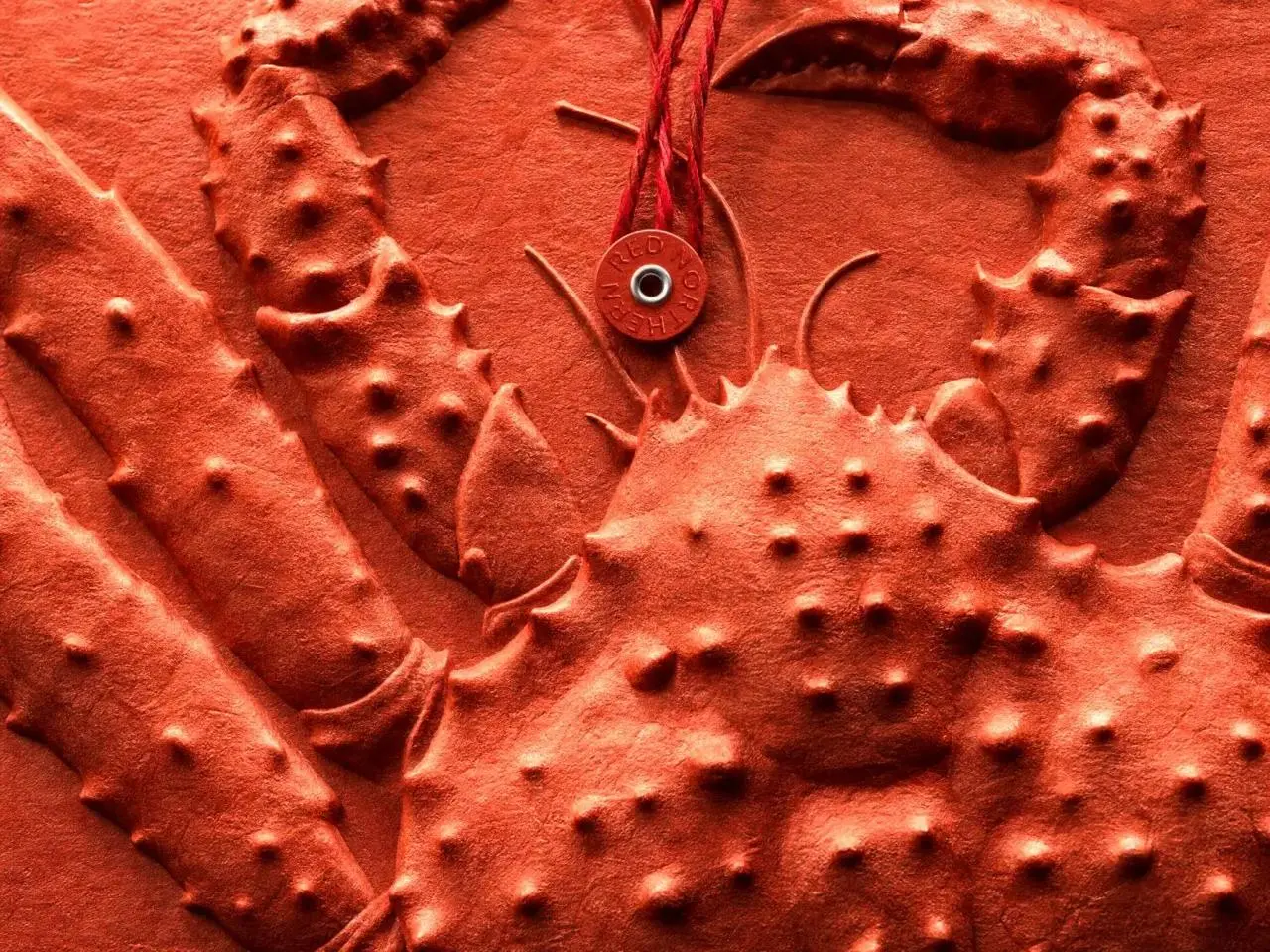 Decoding crab или краб в кодах люкса
#премиальнобл
Мы уже видели, как упаковка в сфере красоты становится частью театрализованного ритуала покупки | Сетка — социальная сеть от hh.ru