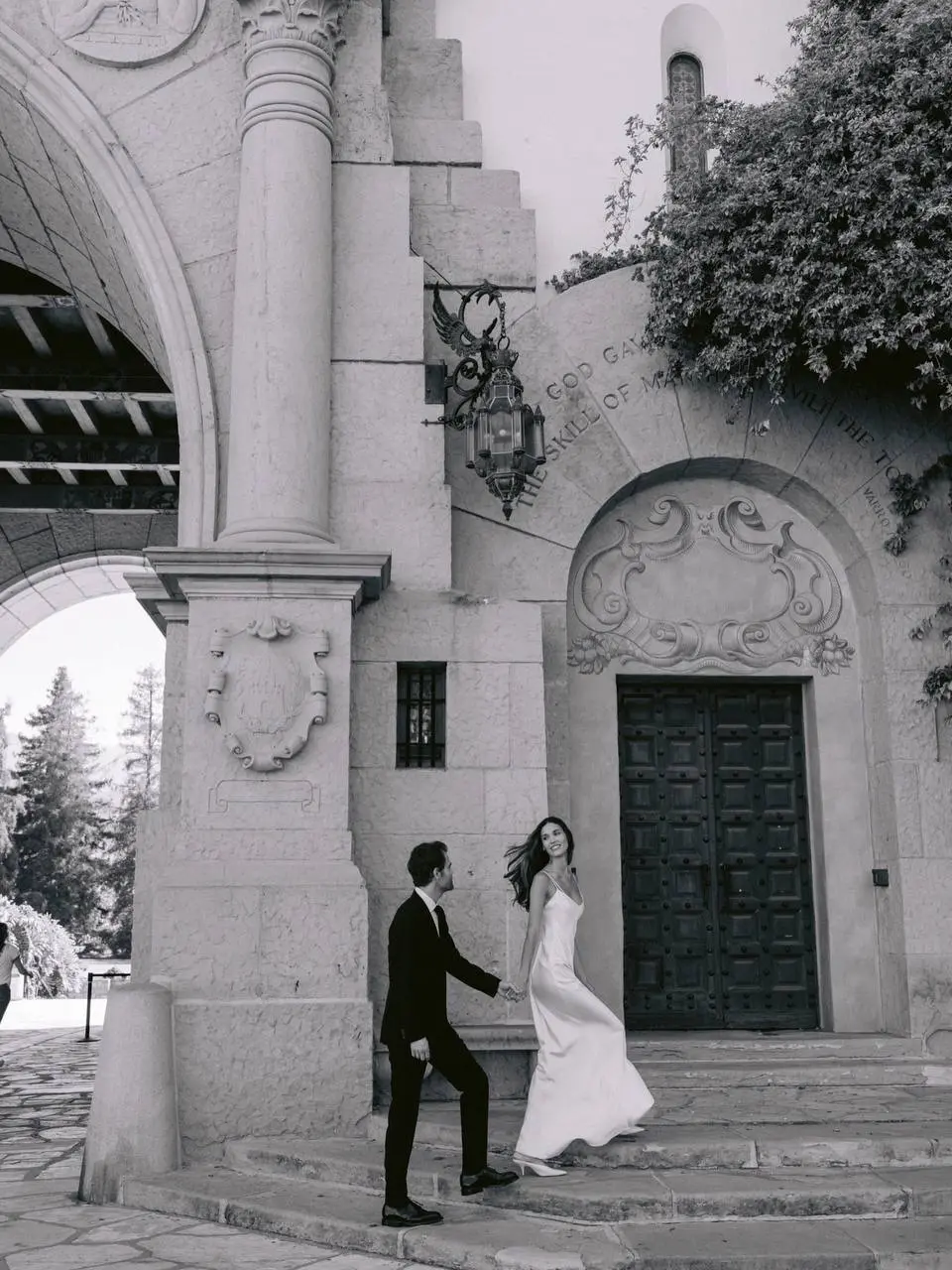 💍 Звезда «Дневников вампира» Пол Уэсли женился
Свадебными фотографиями поделилась его возлюбленная Натали Кукенберг.
⏪Мистер и миссис⏩, — подписала она пост | Сетка — социальная сеть от hh.ru