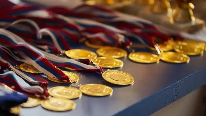 🏆 В чем глобальный смысл и польза чемпионства?
Завоевывать кубки, медали - это все хорошо, но после этого момента могут появляться вопросы в духе «а зачем все это было нужно, что это дало, какой в это... | Сетка — социальная сеть от hh.ru