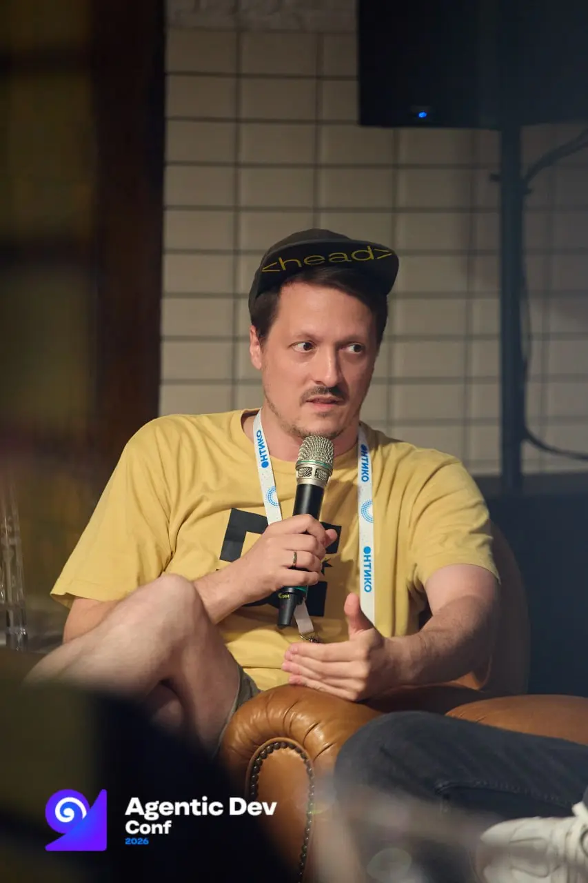 Прошла наша первая AgenticDevConf!
И это был однозначный успех. За неполные два месяца мы собрали конференцию по агентной разработке — с сильной программой (средний балл докладов — 4 | Сетка — социальная сеть от hh.ru