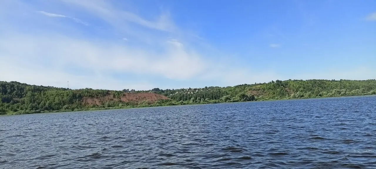 13.07.2026. Утро. Погнал за сомиком на Волгу.
Ветра практически нет, рыбаков аналогично... Всё же день будний 😁 Только Я и квок...
Глубина 8,5 метров.
Первая поклёвка холостая.. | Сетка — социальная сеть от hh.ru