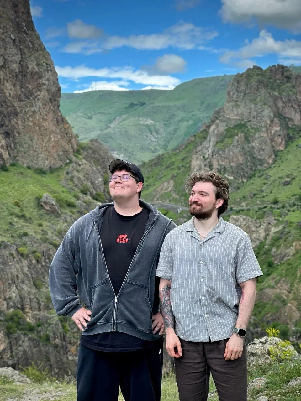 Как я провел первую половину лета? 🌱
Уже почти 2 года мы с Владом Зыбаревым ушли из найма и развиваем Career Station, где успешно запустили 7 потоков | Сетка — социальная сеть от hh.ru