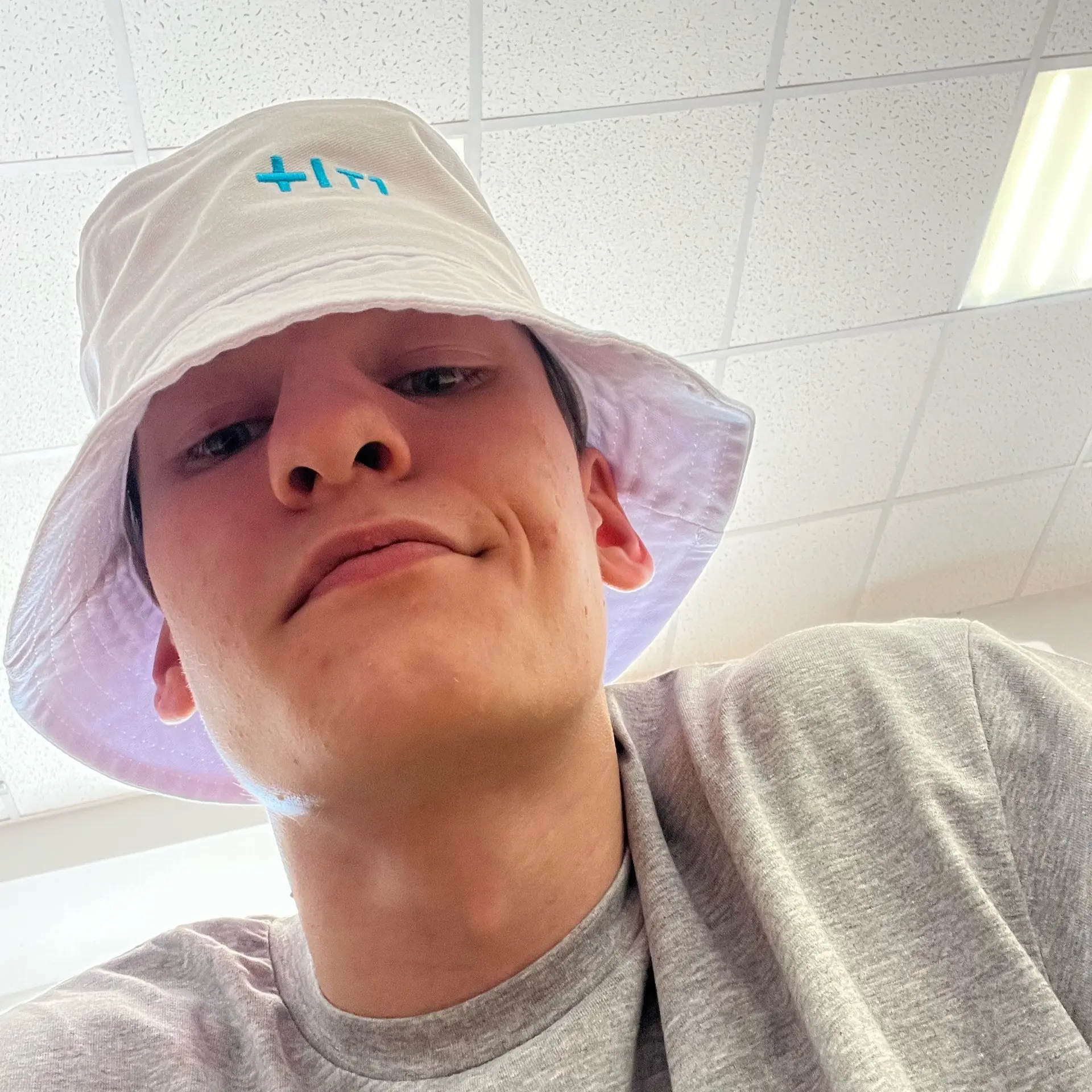 Павел Халов