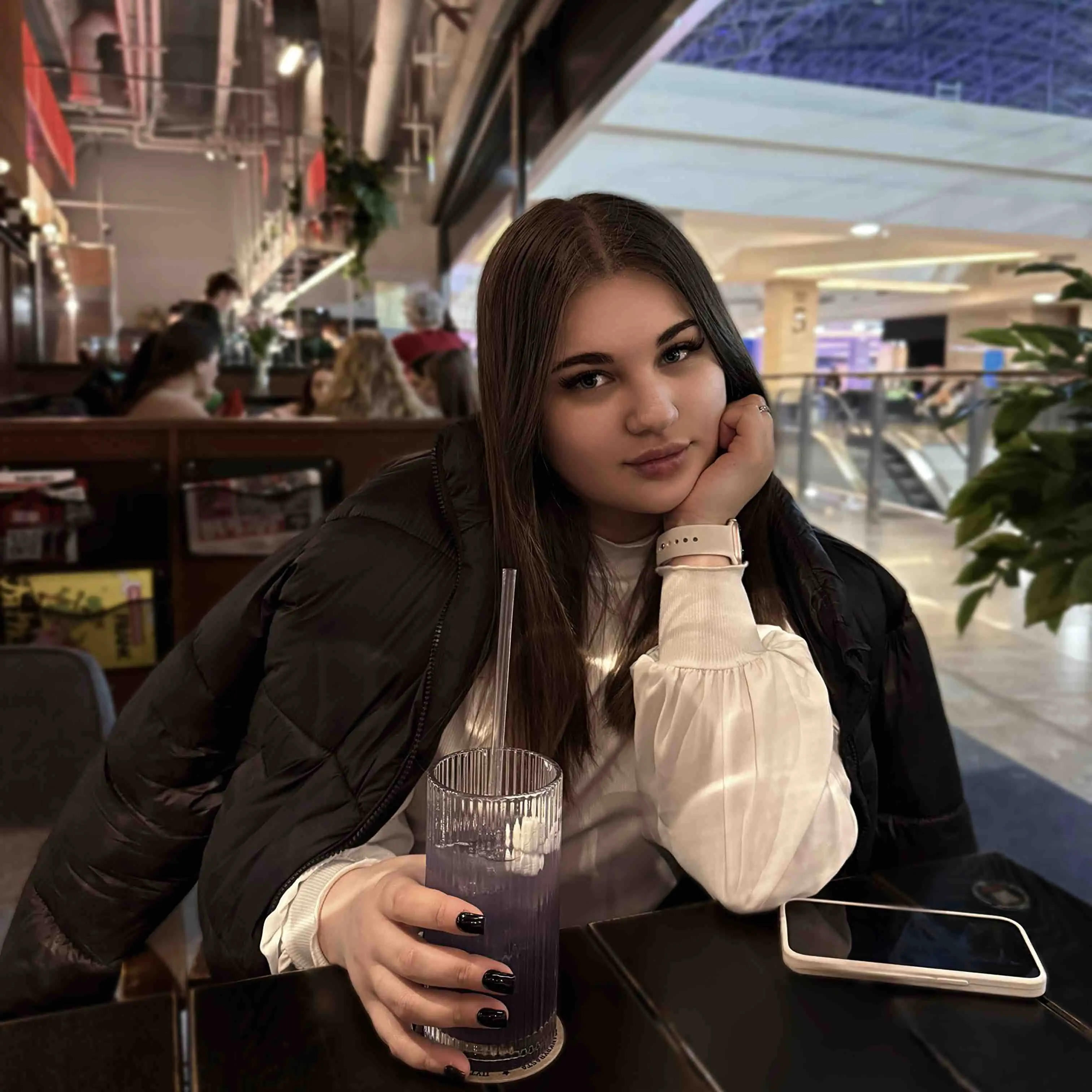 Анна Захарова