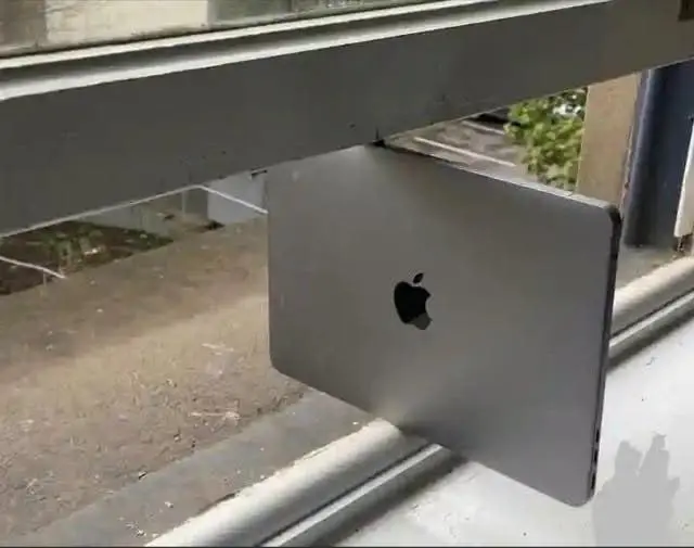 Теперь Mac поддерживает Windows
#IT
😂 ПМ 💬 MAX 🛍 Другие каналы
В этом посте были ссылки, но мы их удалили по правилам Сетки | Сетка — социальная сеть от hh.ru
