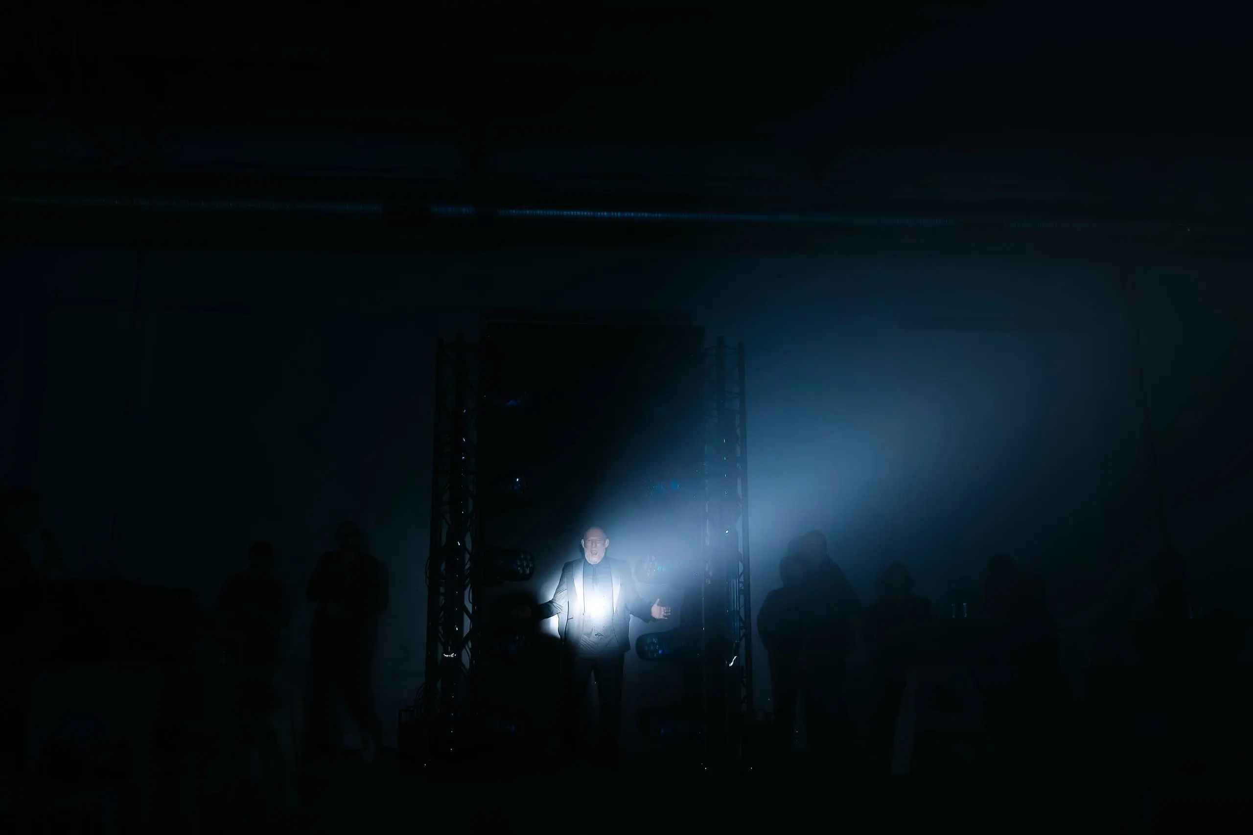 BIG DAY LUMEN / серия 04
Самара: как спикер появляется из света
Одна из главных фишек BIG DAY LUMEN - выход спикеров на деловой части | Сетка — социальная сеть от hh.ru