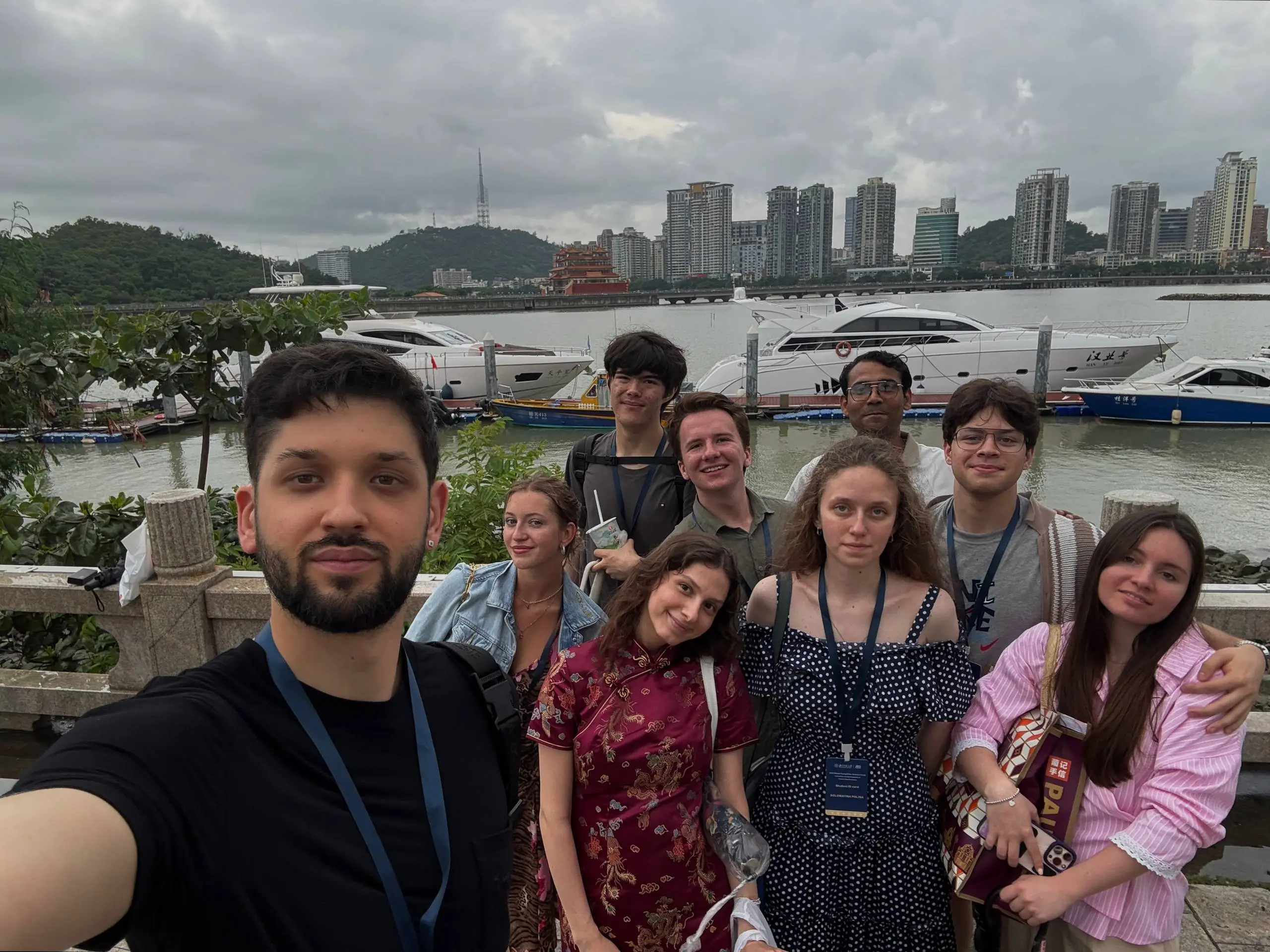 #полезно@tkachfinance
Коллеги, приветствую! 🤝
Кампус Bay Area International Business School (BIBS), Beijing Normal University расположен в городе Чжухай | Сетка — социальная сеть от hh.ru