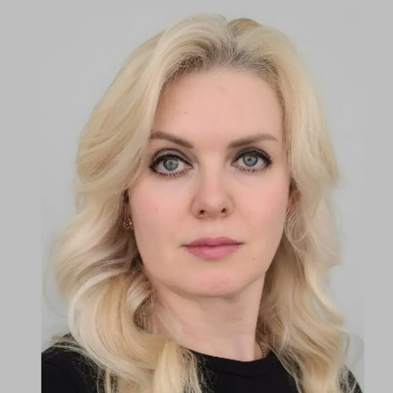 Елена Захарова