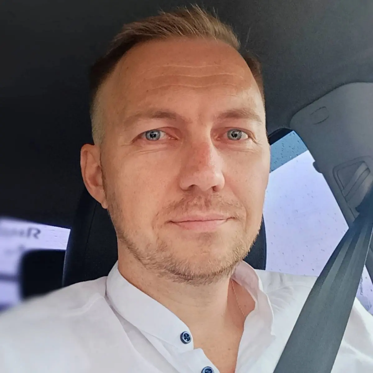 Денис Липатников