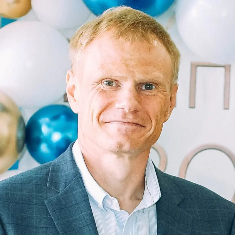 Виктор Иванов