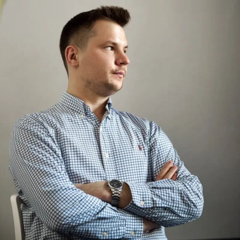 Александр Петров