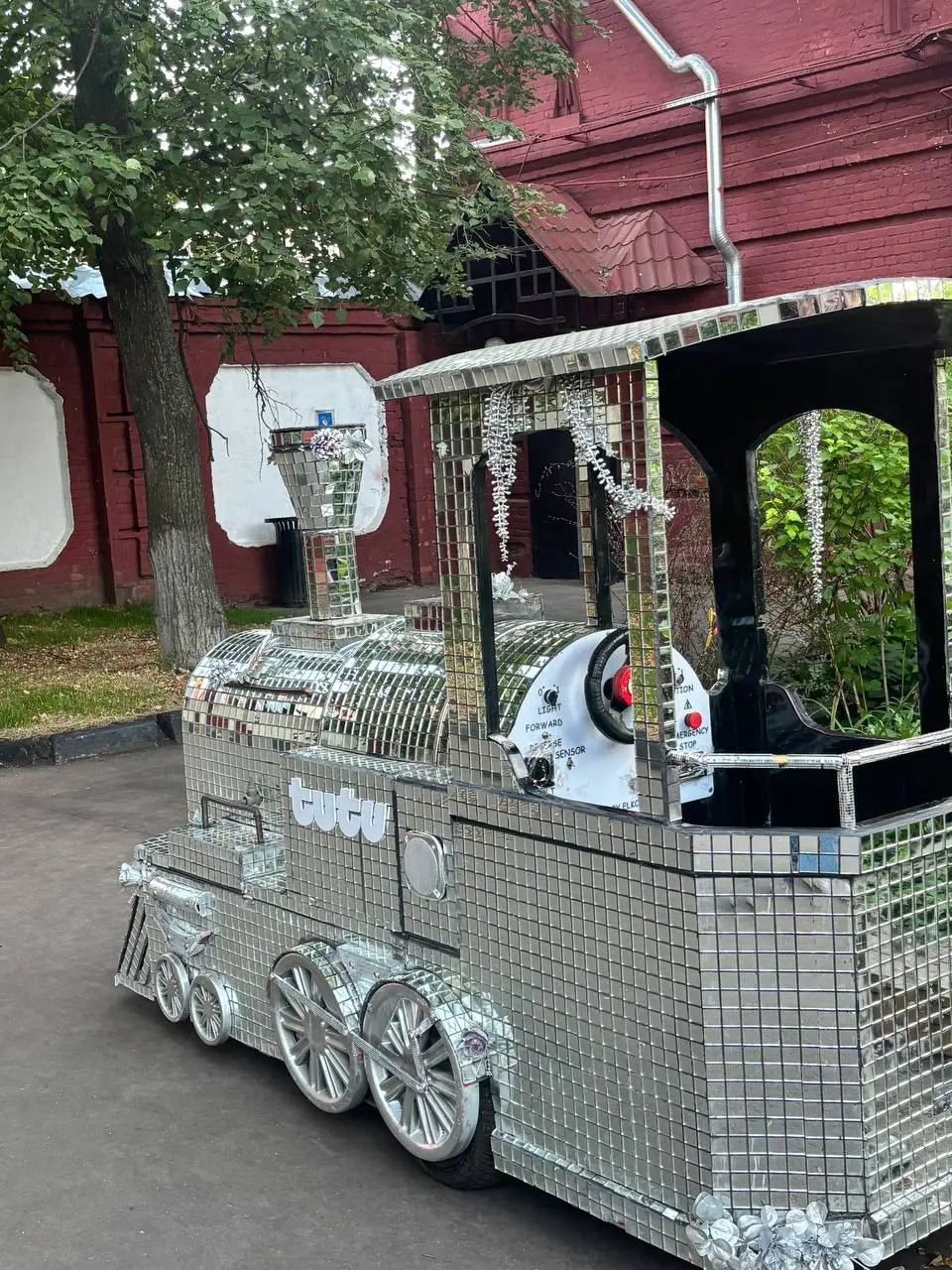 IT-рейв😎
В последние месяцы моё рабочее состояние лучше чем IT-рейв и не назовешь. Поэтому вчера вечером я решила выпрыгнуть из рабочего IT-рейва на настоящий, организованный Avito | Сетка — социальная сеть от hh.ru