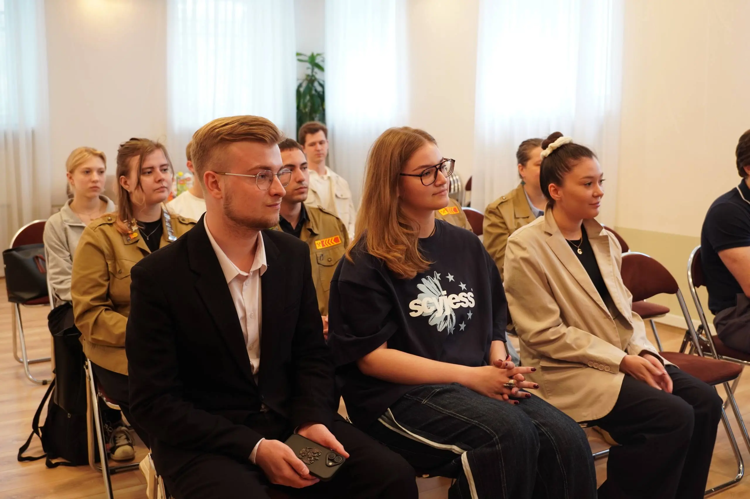 📸 Состоялась встреча в рамках клуба «Альянс молодых гуманитариев» с председателем Херсонской областной Думы
15 июля 2026 года на площадке Представительства Вологодской области при Президенте РФ и Прав... | Сетка — социальная сеть от hh.ru