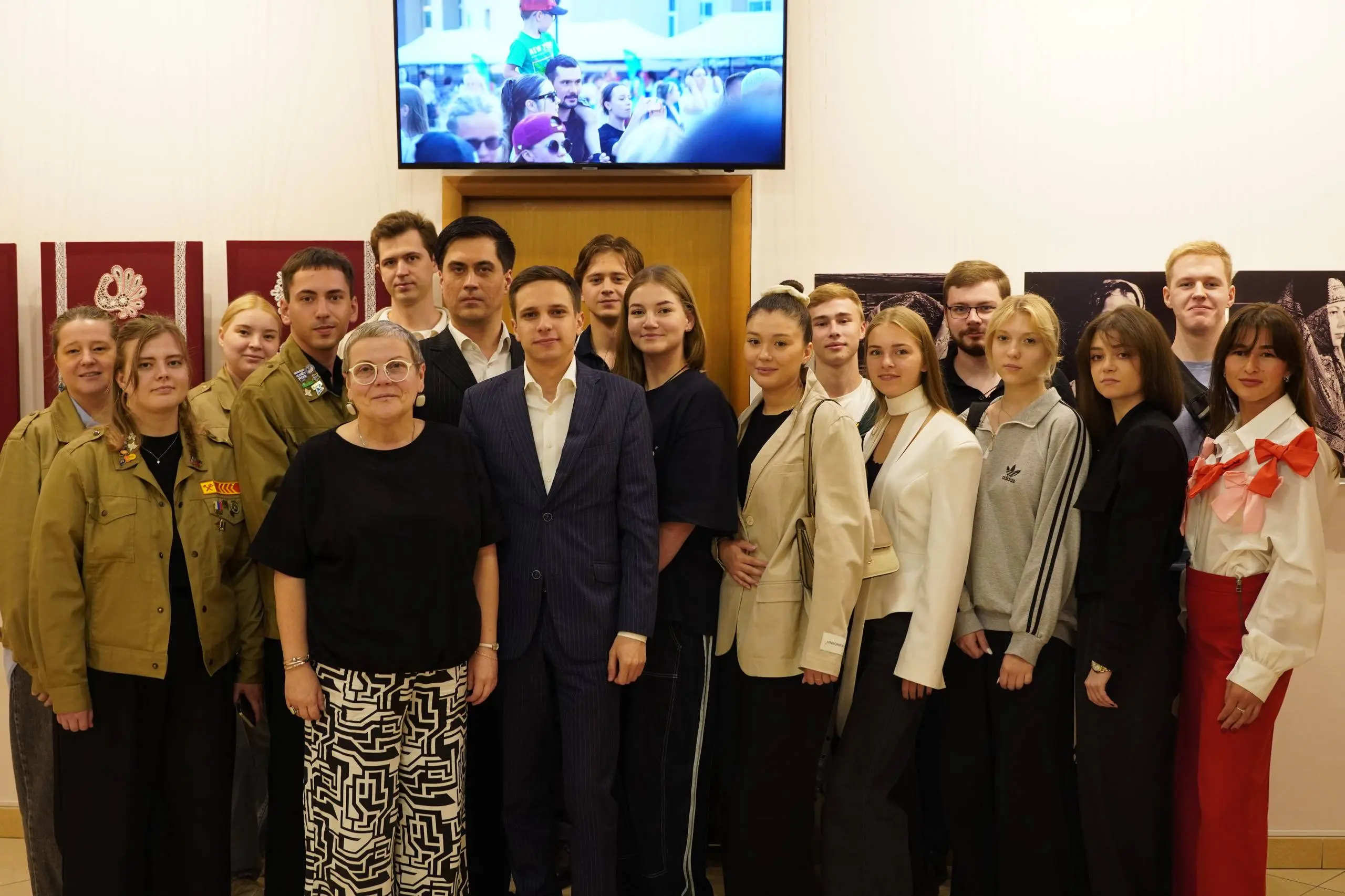 📸 Состоялась встреча в рамках клуба «Альянс молодых гуманитариев» с председателем Херсонской областной Думы
15 июля 2026 года на площадке Представительства Вологодской области при Президенте РФ и Прав... | Сетка — социальная сеть от hh.ru