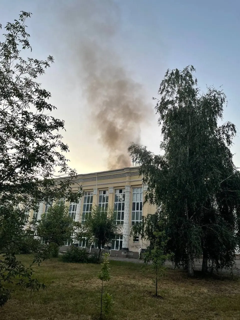Сегодня на бульваре Пушкина был пожар во дворце спорта | Сетка — социальная сеть от hh.ru