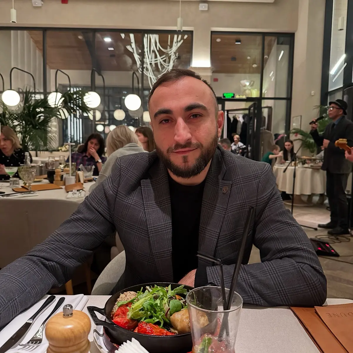 Марк Аветисов