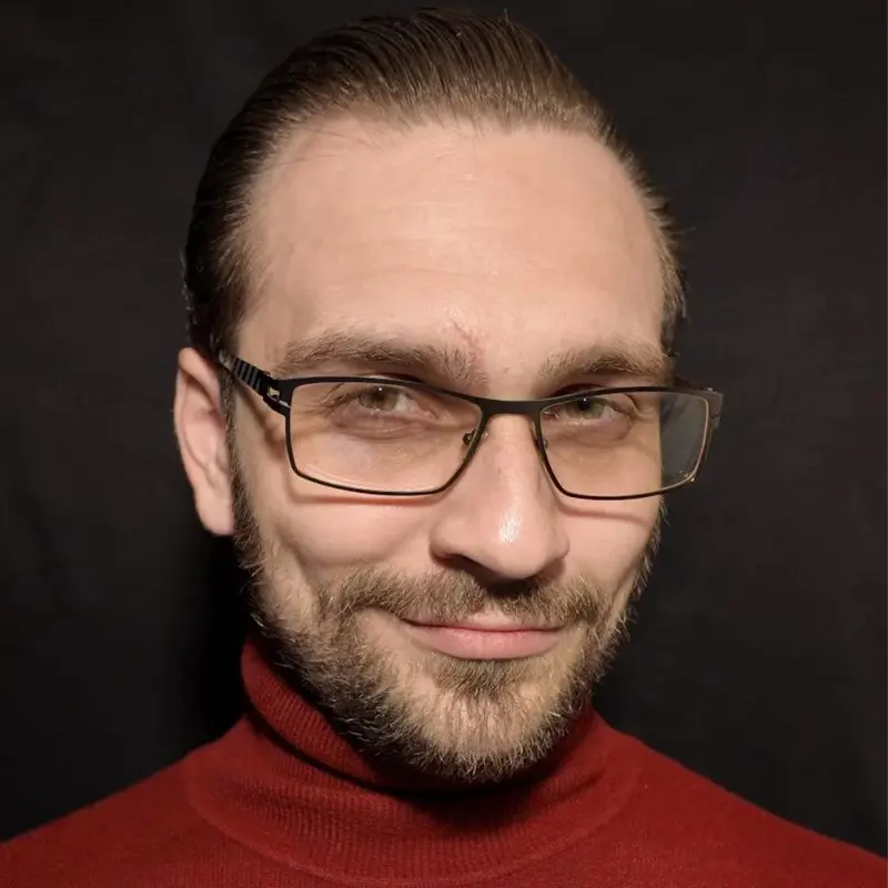 Александр Петров