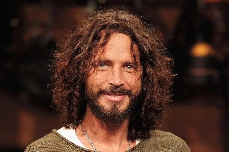 20 июля 1964 года родился Крис Корнелл 🎸🎤
Американский рок-музыкант, фронтмен Soundgarden и Audioslave, автор хитов Black Hole Sun и Like a Stone 🎵 | Сетка — социальная сеть от hh.ru