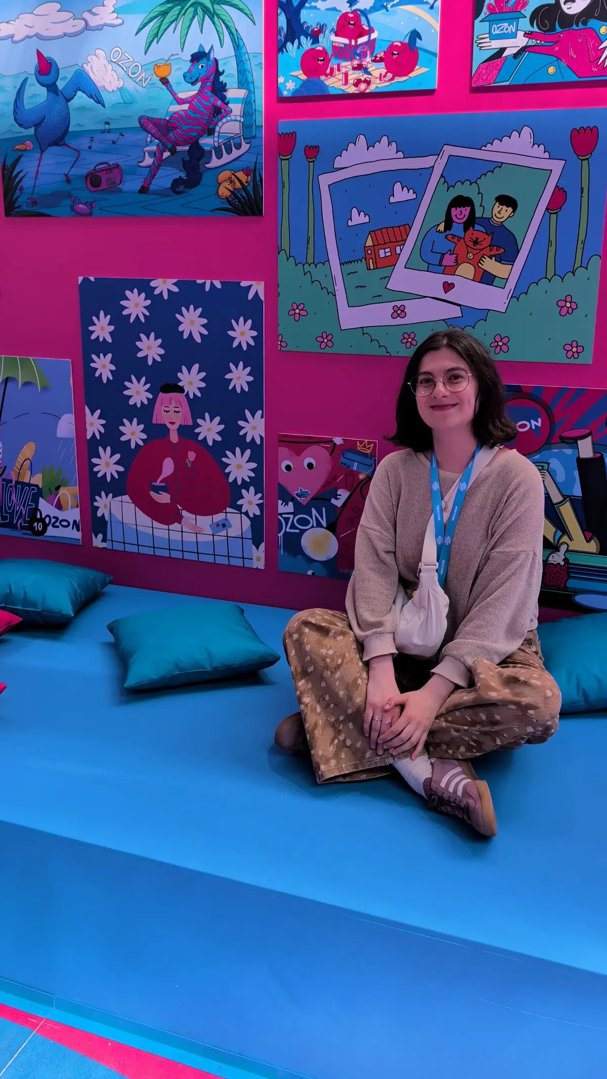 Моя девчонка с ромашками украсила одну из площадок Ozon на VK fest в Москве на ВДНХ 💌
#иллюстратор #иллюстрация | Сетка — социальная сеть от hh.ru