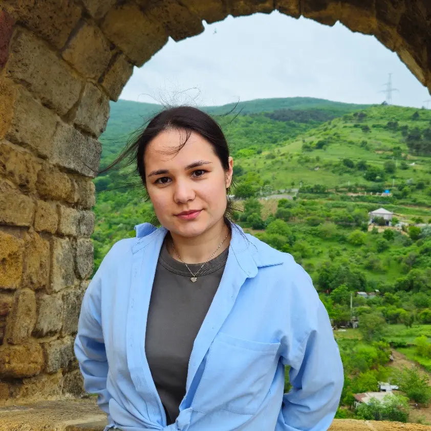 Людмила Лучникова