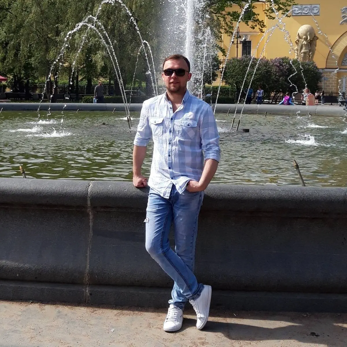 Наумов Роман