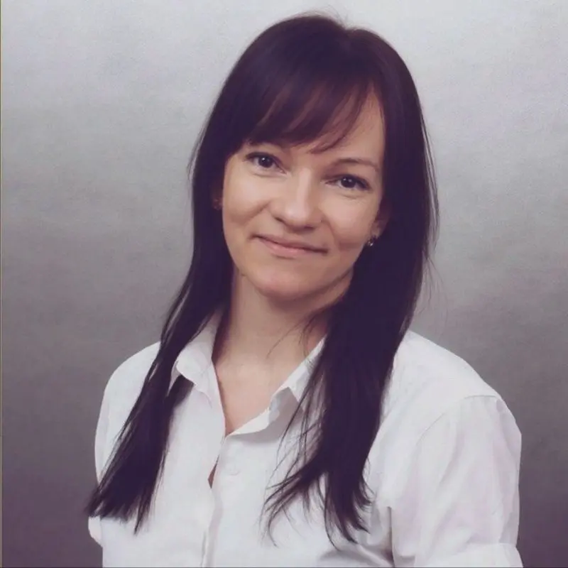 Анна Перлова