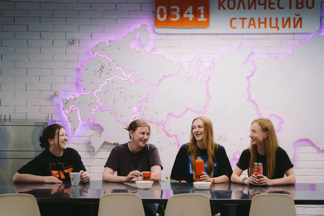 🏢 Как выглядит наш офис?
Работа - это место, где мы проводим большую часть дня | Сетка — социальная сеть от hh.ru