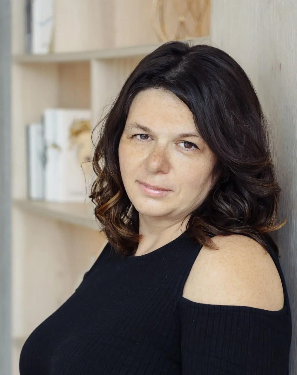 Напомню, меня зовут Ирена Иванова и я хантер, HR с 20-летним стажем, автор тысяч статей о резюме и карьере. Помогаю соискателям находить работу мечты, а работодателям собирать сильные команды | Сетка — социальная сеть от hh.ru