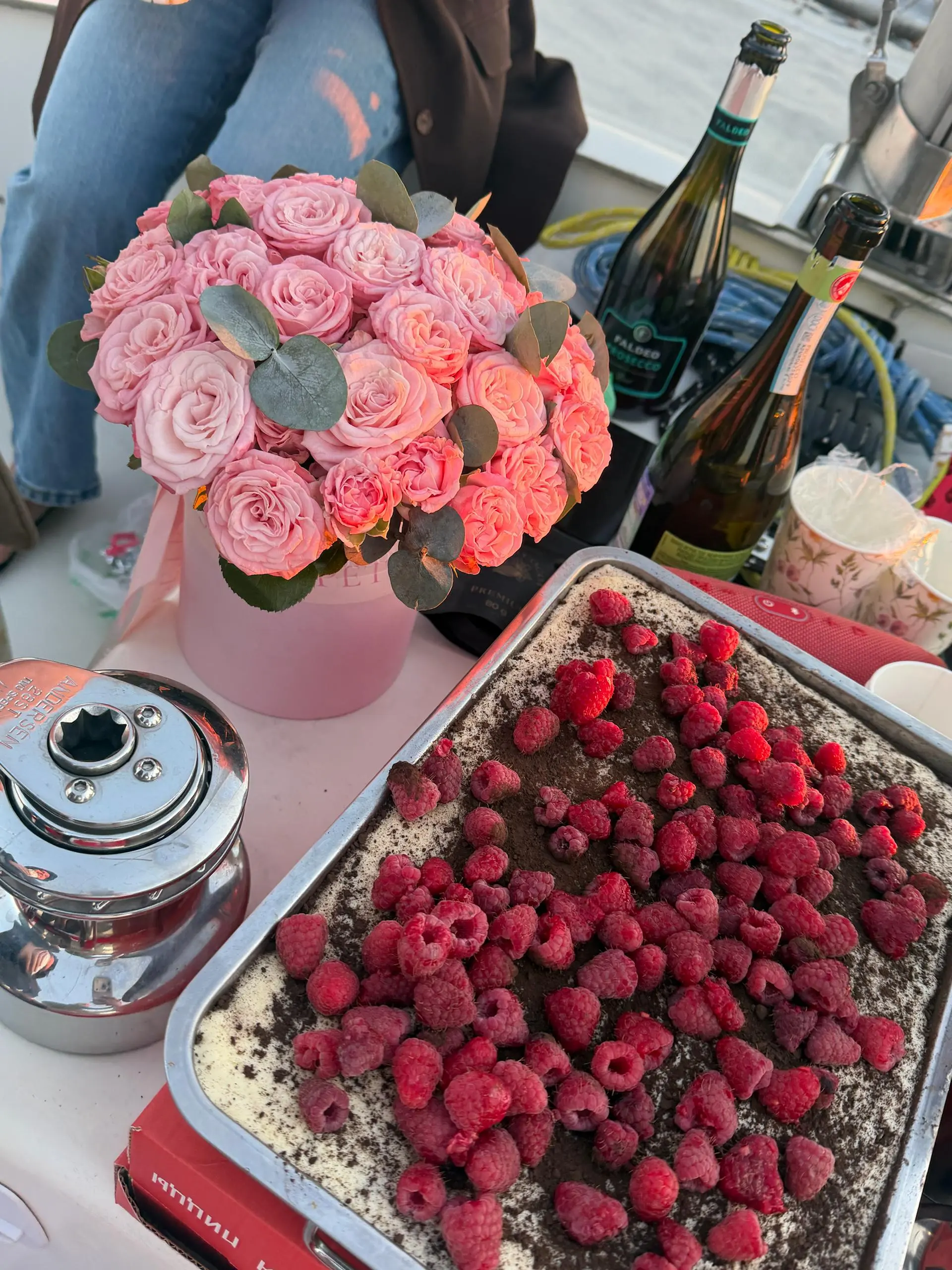 Это мы на Дне Рождения Лены 🎂
Это была самая веселая и душевная вечеринка этого лета!
И лучший тирамису, который Лена кстати приготовила сама 🤍 | Сетка — социальная сеть от hh.ru
