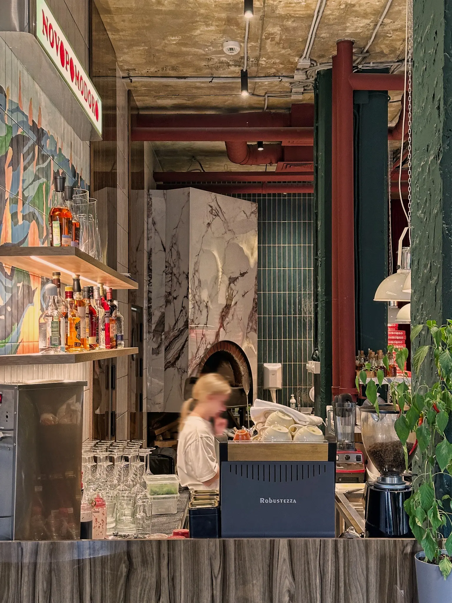 HoReCa-кейс: Novopomodoro, 87 м² | Сетка — социальная сеть от hh.ru