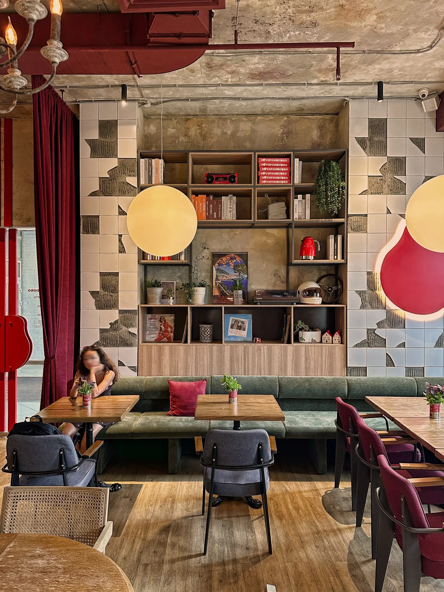HoReCa-кейс: Novopomodoro, 87 м² | Сетка — социальная сеть от hh.ru