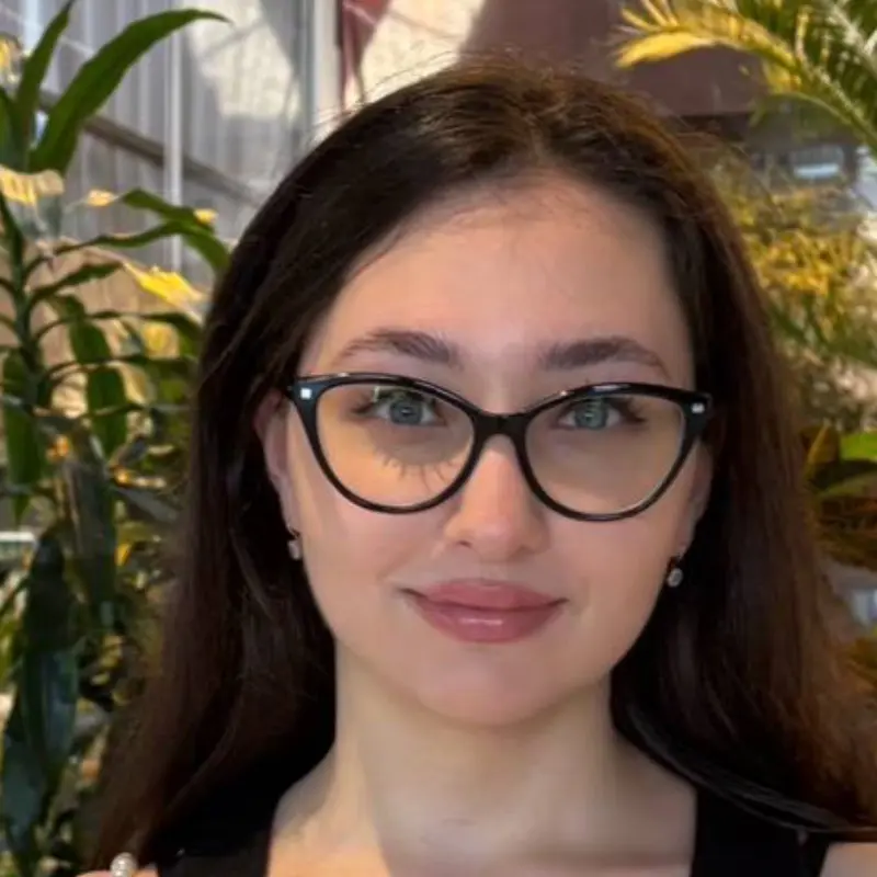 Изабелла Акопян