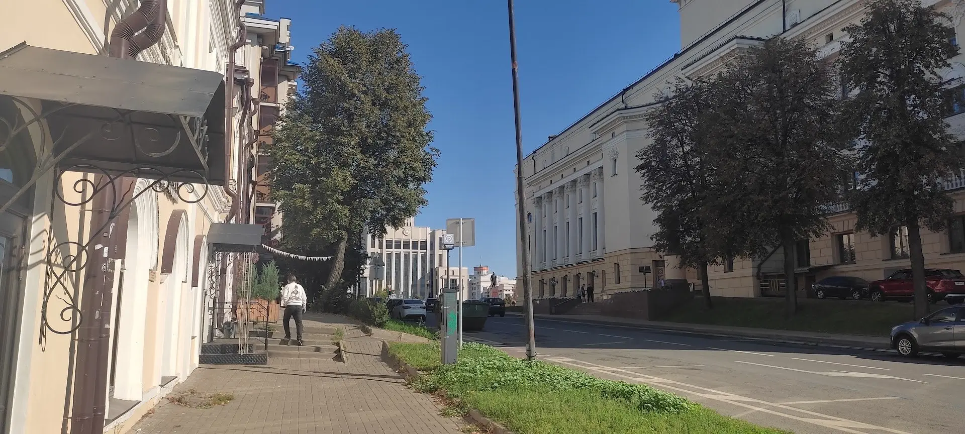 Когда я только устроилась в Т1 Иннотех, мне очень хотелось попасть в один из офисов компании.
И да, одна из причин была максимально приземленной ) | Сетка — социальная сеть от hh.ru