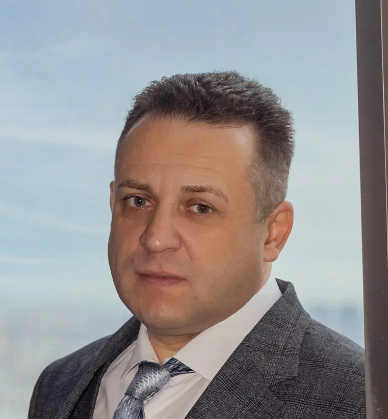 Дмитрий Никешин