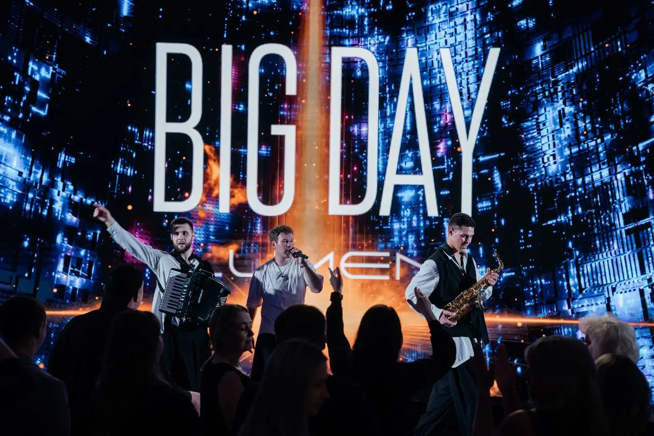BIG DAY LUMEN / серия 6️⃣ часть 2 Москва: Пространство и команда
Москва стала флагманским мероприятием BIG DAY LUMEN, которое с масштабом прошло в пространстве Connect. Больше 600 гостей | Сетка — социальная сеть от hh.ru