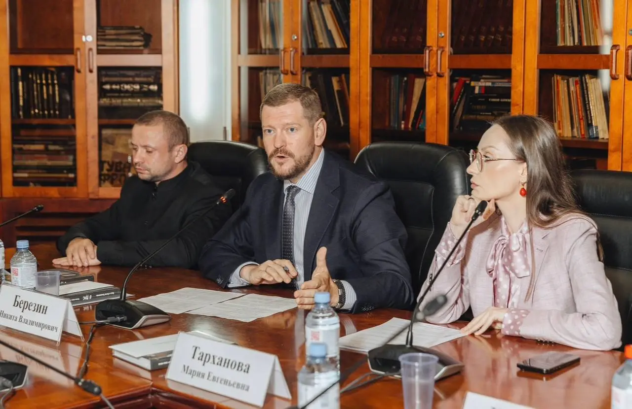 Руководитель аппарата фракции ЛДПР в Государственной Думе Никита Березин предложил создать Реестр недобросовестных психологов и нейропрактиков и ввести аккредитацию | Сетка — социальная сеть от hh.ru