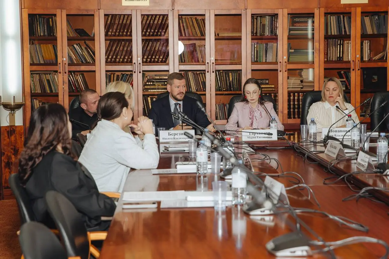 Руководитель аппарата фракции ЛДПР в Государственной Думе Никита Березин предложил создать Реестр недобросовестных психологов и нейропрактиков и ввести аккредитацию | Сетка — социальная сеть от hh.ru