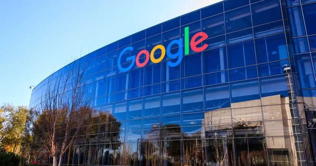 Всё, как и ожидалось: ЕС оштрафовал Google на рекордную сумму. Если раньше большинство аналитиков говорили о штрафе в несколько сотен миллионов евро, то в итоге Еврокомиссия решила не мелочиться | Сетка — социальная сеть от hh.ru