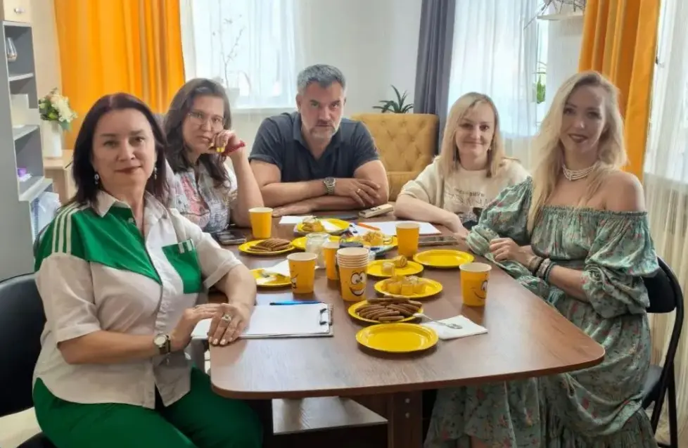 Дебютная встреча Аксайского сообщества практикующих психолгов в городе Аксай
Сегодня в пятницу 24 июля, в офисе Екатерины Уваровой - практикующего психолога и моей коллеги, взяло свое начало "Аксайско... | Сетка — социальная сеть от hh.ru
