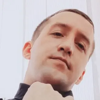 Роман Попов