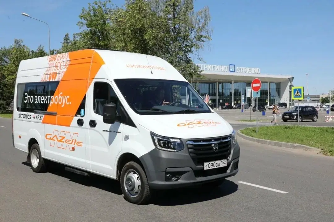 Gaz\газель 33 и Gaz\газель 33ii — это концептуальные авторские электроавтобусы с футуристичным дизайном, предназначенные для умных городов. Цвет\Титан | Сетка — социальная сеть от hh.ru