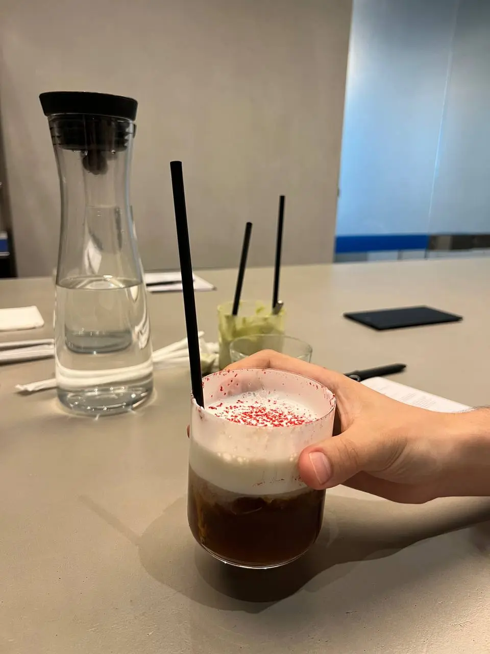 сходили на мк в rockets coffee
смотрели и запоминали, как готовить клевые авторские напитки!!!
вообще, мне все понравились, но больше всего зашли 2й и 3й из карточки
кайфово будет повторить, когда дом... | Сетка — социальная сеть от hh.ru