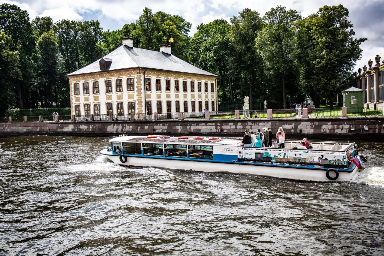 Летняя хандра в Петербурге? Спасение есть! Побег в Летний сад, грациозные лебеди-аристократы и философские мысли о выходе из «матрицы» рутины | Сетка — социальная сеть от hh.ru