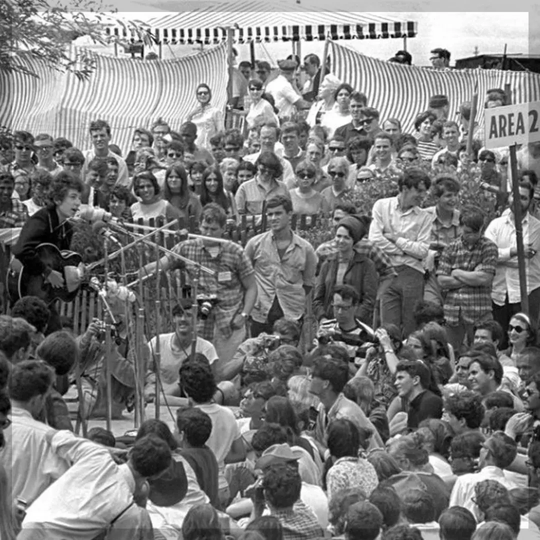 Записки субботнего блогера: старые дрожжи
25 июля 1965 года Боб Дилан вышел на сцену Newport Folk Festival с электрической группой
До этого его знали как голос акустического фолка: гитара, губная гарм... | Сетка — социальная сеть от hh.ru