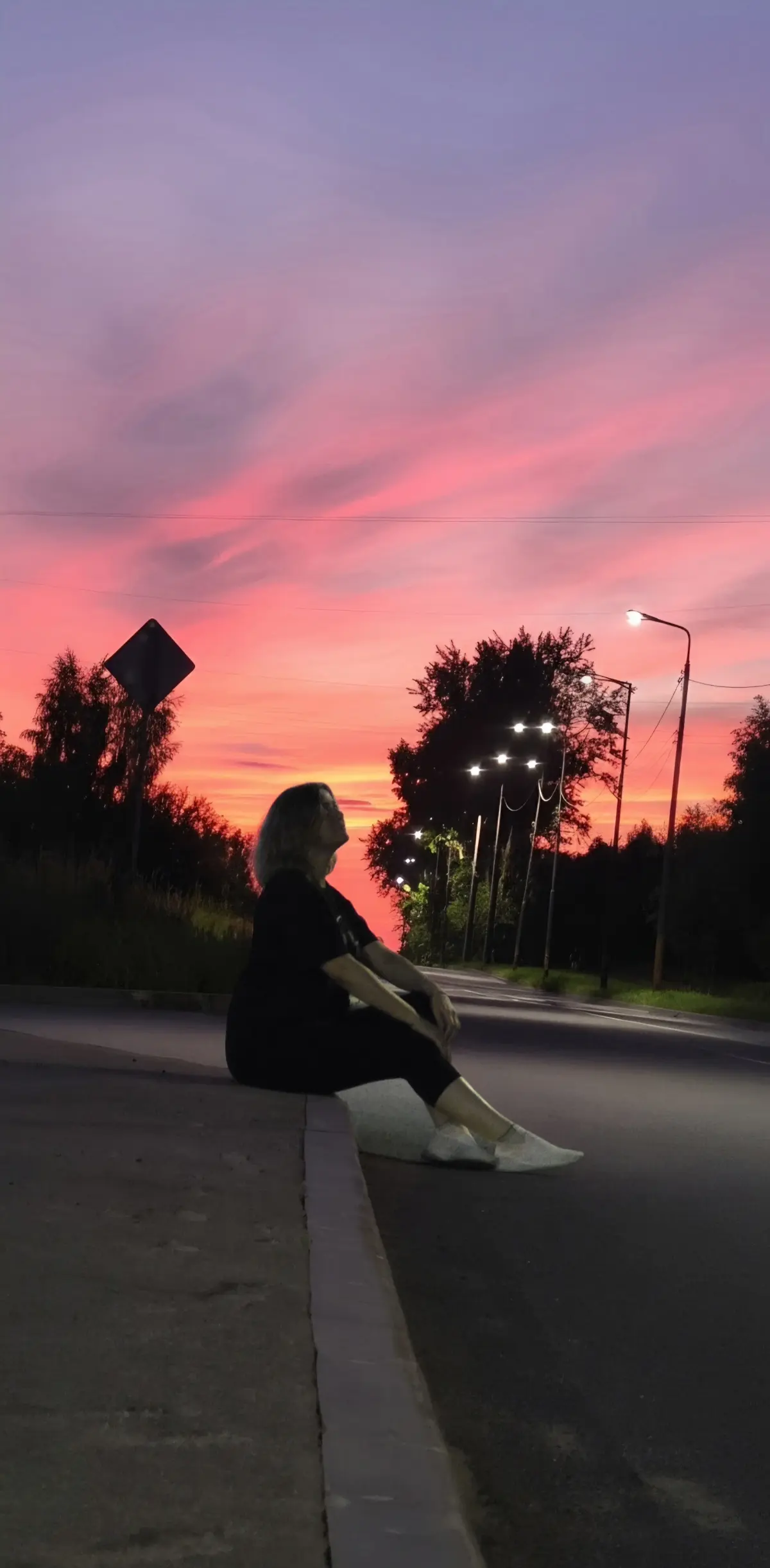Смена мест - законный поворот,
Не так страшна, порой необходима.
Один этап закончил свой отсчёт,
Чтоб жизнь текла легко, неутомимо | Сетка — социальная сеть от hh.ru