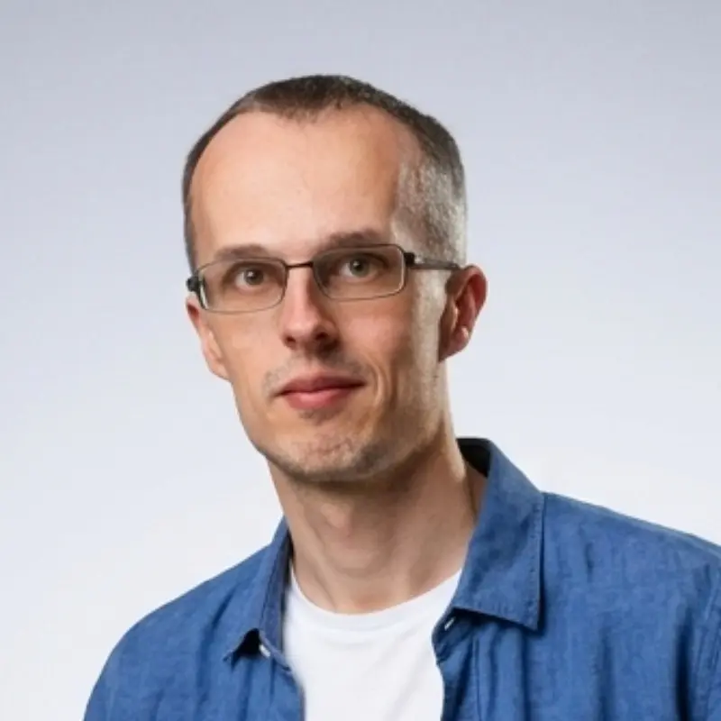 Роман Разуваев